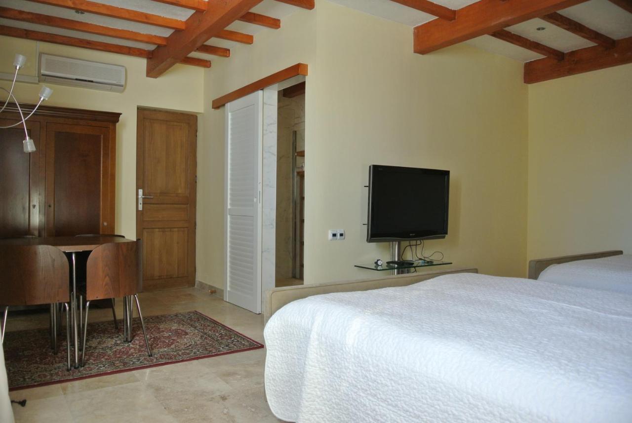 مبيت وإفطار آرْلْ Grand Tamaris Hosting المظهر الخارجي الصورة