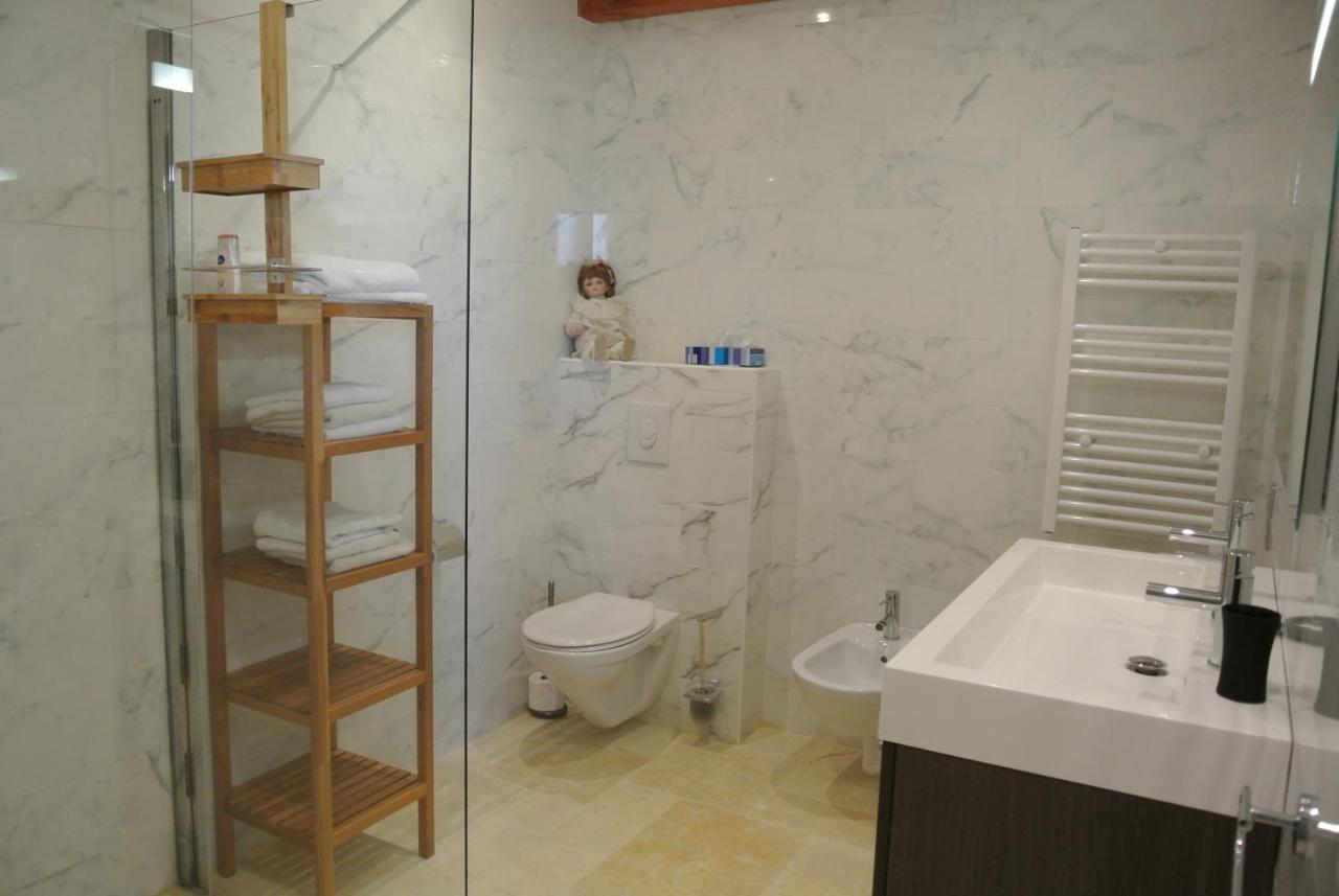 مبيت وإفطار آرْلْ Grand Tamaris Hosting المظهر الخارجي الصورة