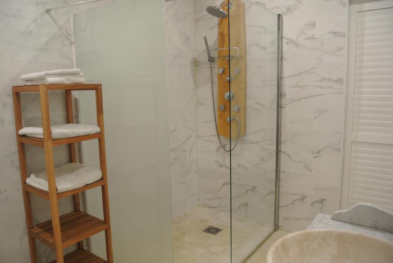 مبيت وإفطار آرْلْ Grand Tamaris Hosting المظهر الخارجي الصورة