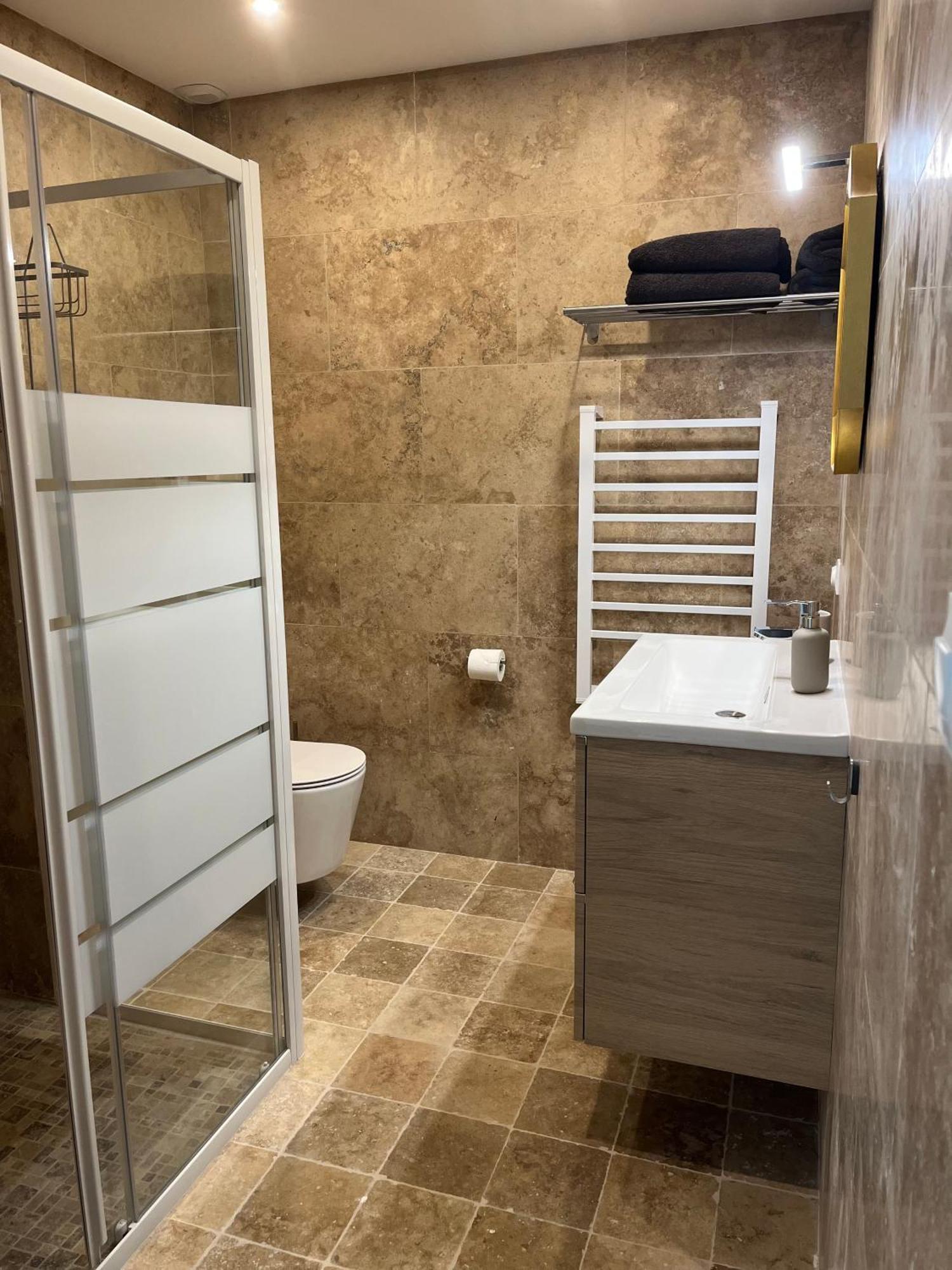 مبيت وإفطار آرْلْ Grand Tamaris Hosting المظهر الخارجي الصورة