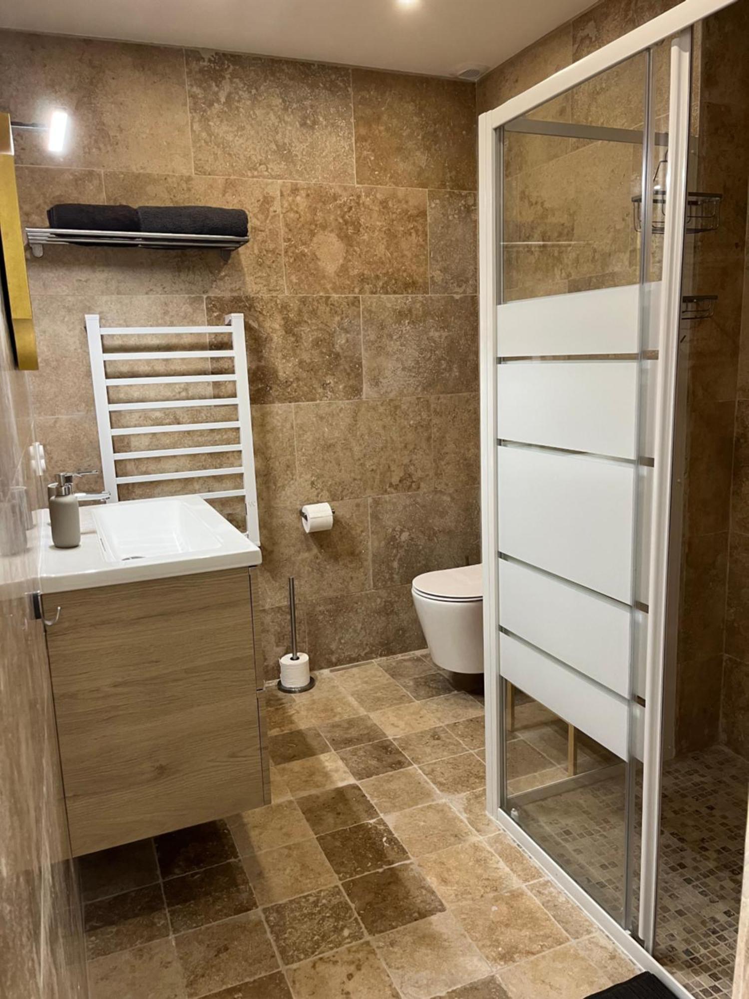 مبيت وإفطار آرْلْ Grand Tamaris Hosting المظهر الخارجي الصورة